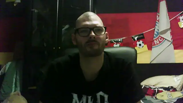 Snapshot of Die-geile-Sau chatting on 11-28-25, 08:11 Die-geile-Sau online show from 11-28-25, 08:11