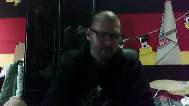 Snapshot of Die-geile-Sau chatting on 11-30-25, 12:53 Die-geile-Sau online show from 11-30-25, 12:53