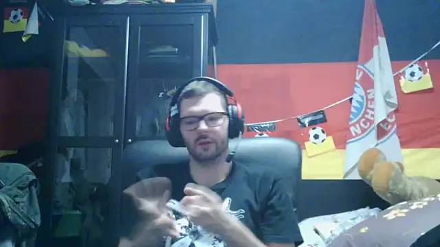 Snapshot of Die-geile-Sau chatting on 02-20-26, 10:32 Die-geile-Sau online show from 02-20-26, 10:32