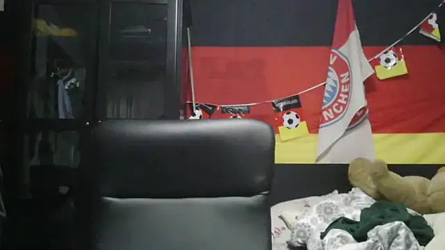 Snapshot of Die-geile-Sau chatting on 02-24-26, 09:24 Die-geile-Sau online show from 02-24-26, 09:24