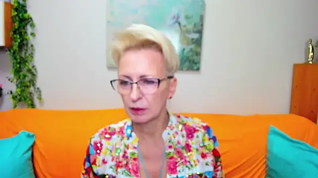 iamyourdream89 online show from 10-12-25, 01:10