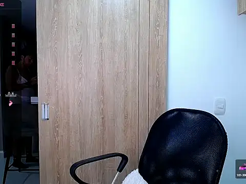 Snapshot of Danna_Ross_ chatting on 01-17-26, 04:22 Danna Ross online show from 01-17-26, 04:22