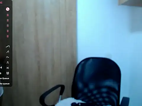 Snapshot of Danna_Ross_ chatting on 02-11-26, 12:15 Danna Ross online show from 02-11-26, 12:15