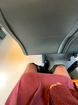 Snapshot of Thepanthera chatting on 10-12-25, 08:24 Thepanthera online show from 10-12-25, 08:24