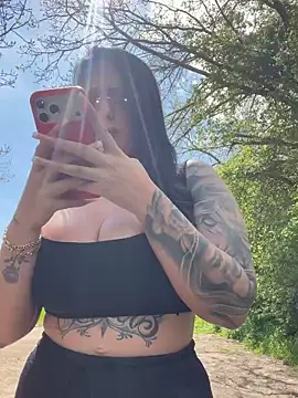 Mia-Bremer online show from 04-16-26, 10:16