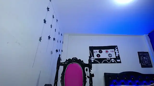 pinky violeta online show from 12-19-24, 04:56