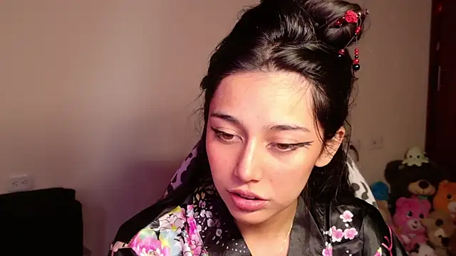 amber yull online show from 08-02-26, 04:27