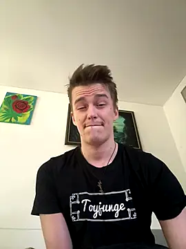 Toyjungee online show from 11-05-25, 10:48