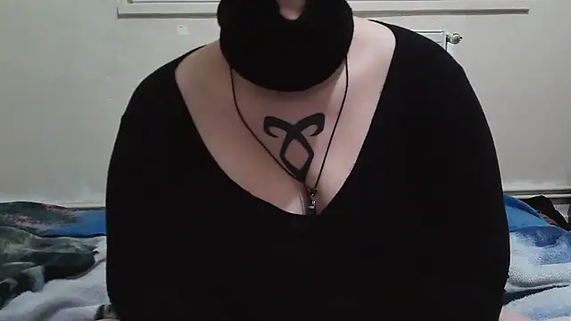 Snapshot of Lolabeluccia_xh_ chatting on 11-17-25, 07:25 Lolabeluccia xh online show from 11-17-25, 07:25