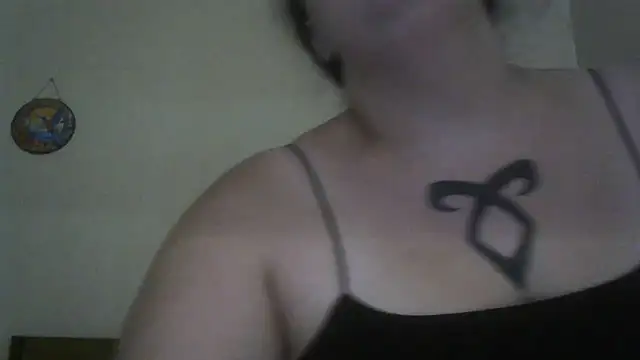 Snapshot of Lolabeluccia_xh_ chatting on 06-19-26, 03:05 Lolabeluccia xh online show from 06-19-26, 03:05