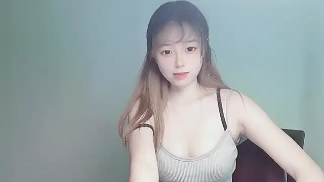 Snapshot of VaerySaenz chatting on 01-22-25, 03:41 VaerySaenz online show from 01-22-25, 03:41