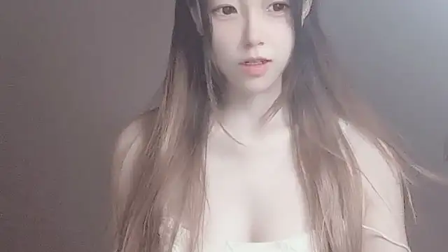 Snapshot of VaerySaenz chatting on 09-16-25, 01:50 VaerySaenz online show from 09-16-25, 01:50
