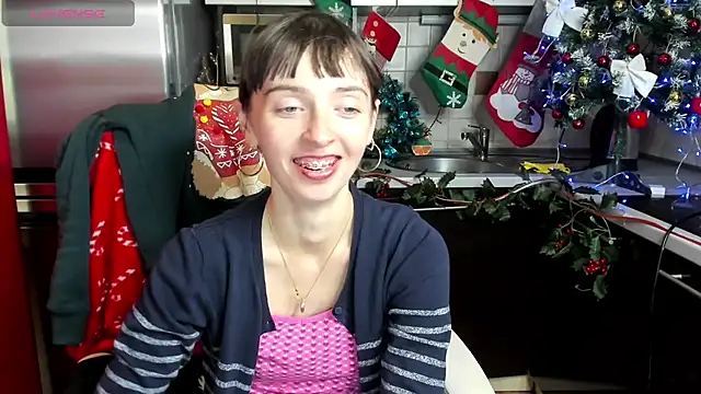 Snapshot of TayanaJons chatting on 12-14-24, 12:44 TayanaJons online show from 12-14-24, 12:44