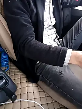 Snapshot of Freezing_Duck chatting on 12-22-25, 01:41 Freezing Duck online show from 12-22-25, 01:41