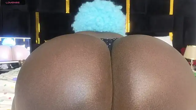 Snapshot of Sexy_sharntel chatting on 10-12-25, 08:41 Sexy sharntel online show from 10-12-25, 08:41