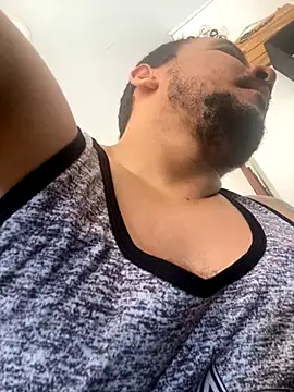 Snapshot of christian_colombian1 chatting on 12-07-24, 06:04 christian colombian1 online show from 12-07-24, 06:04