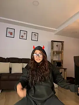 Snapshot of crystal_bunny7 chatting on 02-10-25, 02:19 crystal bunny7 online show from 02-10-25, 02:19