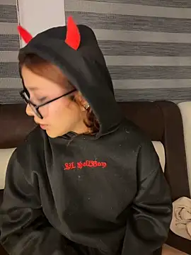 Snapshot of crystal_bunny7 chatting on 03-10-25, 06:59 crystal bunny7 online show from 03-10-25, 06:59