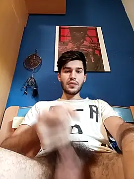 Snapshot of Esti02 chatting on 10-15-25, 11:43 Esti02 online show from 10-15-25, 11:43