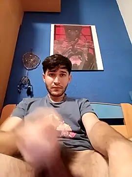 Snapshot of Esti02 chatting on 12-02-25, 06:14 Esti02 online show from 12-02-25, 06:14