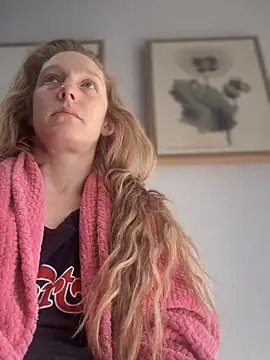 GoldenFlameGoddess online show from 02-26-25, 05:28