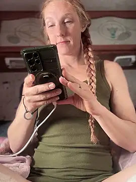 GoldenFlameGoddess online show from 03-17-25, 08:09