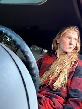 GoldenFlameGoddess online show from 09-30-25, 02:33