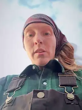 GoldenFlameGoddess online show from 11-18-25, 12:49