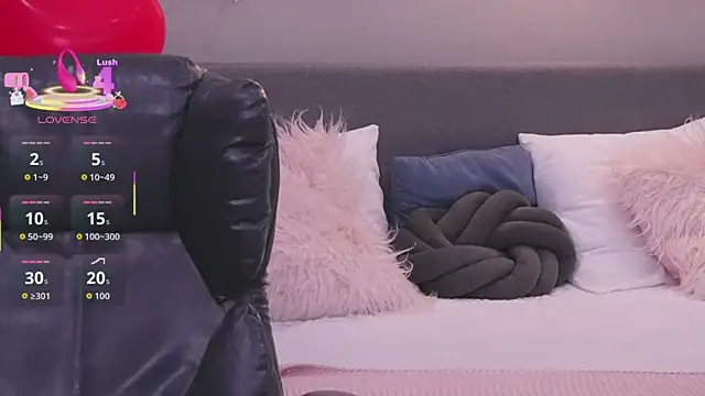 Molly Jons online show from 03-12-26, 01:01