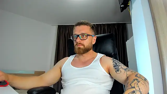 Snapshot of Findom_guy chatting on 06-30-26, 07:04 Findom guy online show from 06-30-26, 07:04