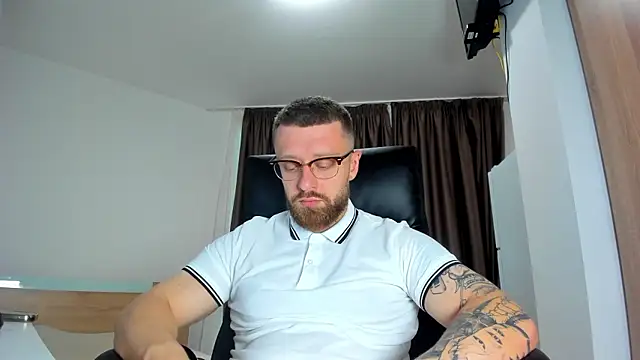 Snapshot of Findom_guy chatting on 07-20-26, 04:31 Findom guy online show from 07-20-26, 04:31