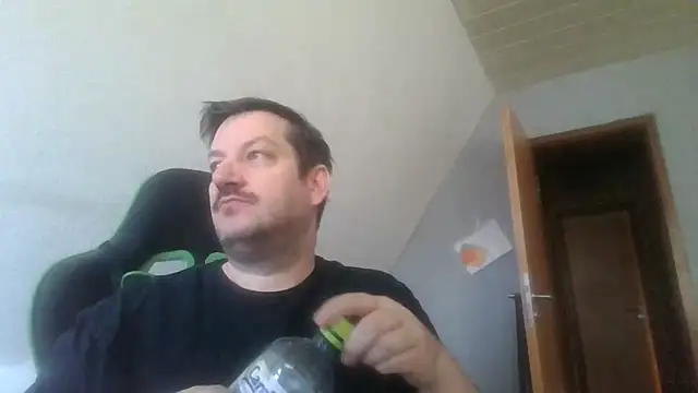 Golffahrer1982 online show from 04-12-26, 08:52