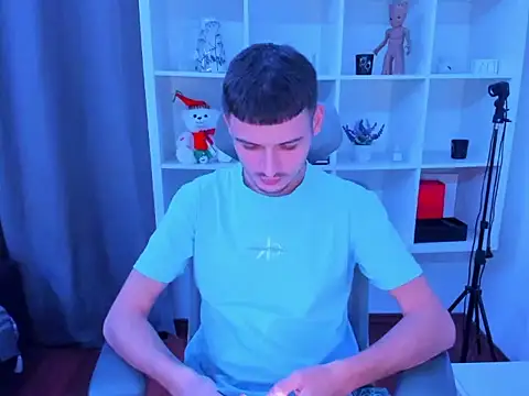 Snapshot of andboyfor6 chatting on 12-15-25, 08:24 andboyfor6 online show from 12-15-25, 08:24