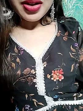 Snapshot of Noor_Darliing chatting on 02-12-25, 06:30 Noor Darliing online show from 02-12-25, 06:30