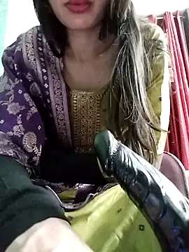 Snapshot of Noor_Darliing chatting on 12-13-25, 08:04 Noor Darliing online show from 12-13-25, 08:04