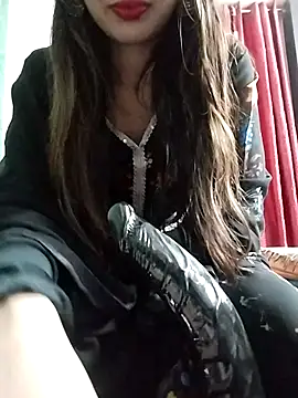 Snapshot of Noor_Darliing chatting on 12-14-25, 03:28 Noor Darliing online show from 12-14-25, 03:28