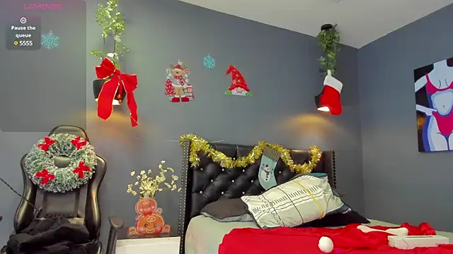 Snapshot of Sophiietaylor chatting on 12-26-24, 11:13 Sophiietaylor online show from 12-26-24, 11:13