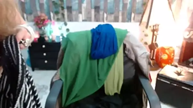 KarimaSarabe online show from 11-04-25, 09:36