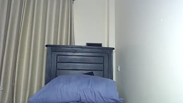 NIKKIE LOVE online show from 11-11-25, 04:12