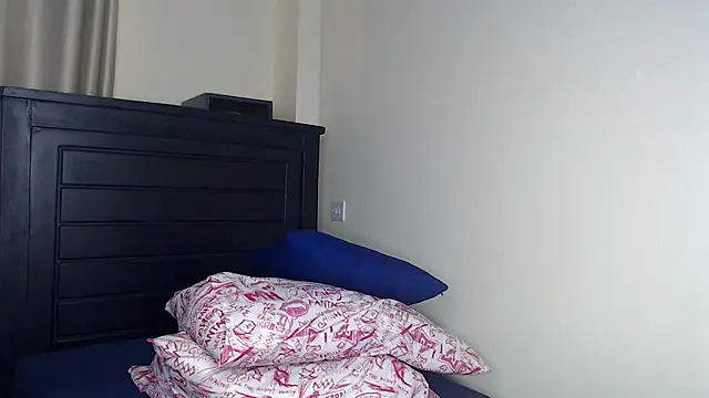 NIKKIE LOVE online show from 01-08-26, 08:16