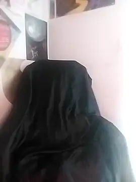 Snapshot of ddmoonlight69 chatting on 04-10-26, 04:44 ddmoonlight69 online show from 04-10-26, 04:44