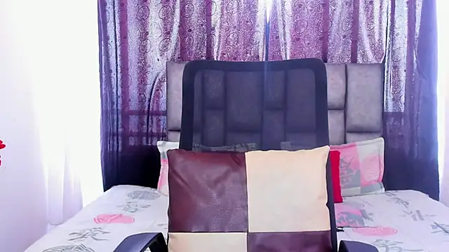 Snapshot of michacosio chatting on 03-01-25, 06:21 michacosio online show from 03-01-25, 06:21
