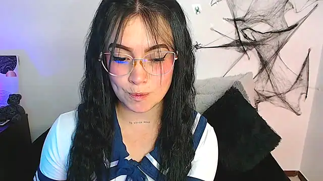 Snapshot of Isa_Maiden1 chatting on 10-24-25, 02:35 Isa Maiden1 online show from 10-24-25, 02:35