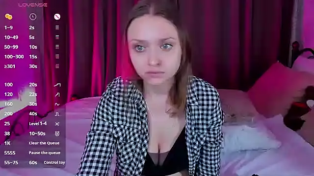 Snapshot of Linda_Bryant chatting on 12-19-24, 01:07 Linda Bryant online show from 12-19-24, 01:07