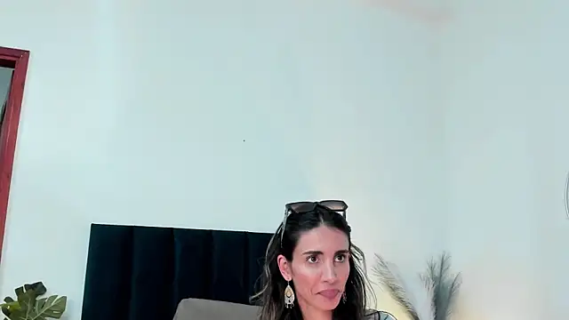 Nina Cavaali online show from 02-05-25, 06:15
