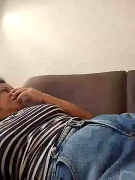 Snapshot of mariy522 chatting on 02-04-25, 04:50 mariy522 online show from 02-04-25, 04:50