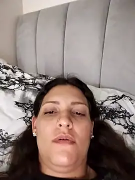 Mia Hampton online show from 03-19-25, 08:43