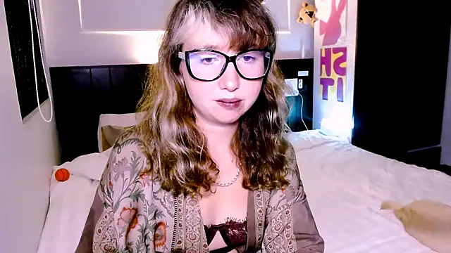 Cosmo Riri online show from 10-26-25, 01:50