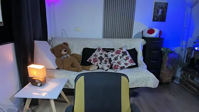 Cuttiealice online show from 02-23-25, 12:41