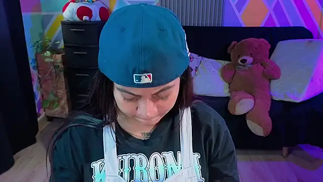 Cuttiealice online show from 09-19-25, 12:06